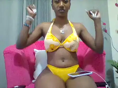 Queeen model online show from January 25, 3:20 pm