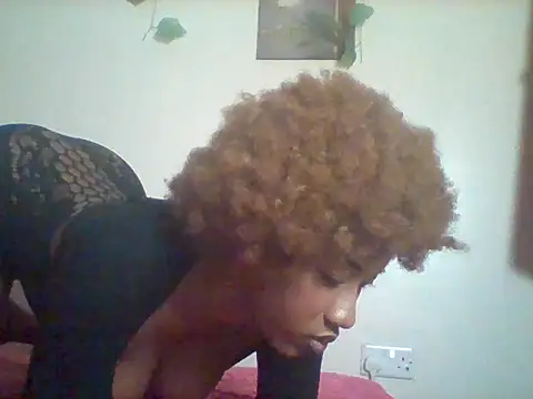 Snapshot of Queeen_model chatting on March 17, 9:29 pm Queeen model online show from March 17, 9:29 pm