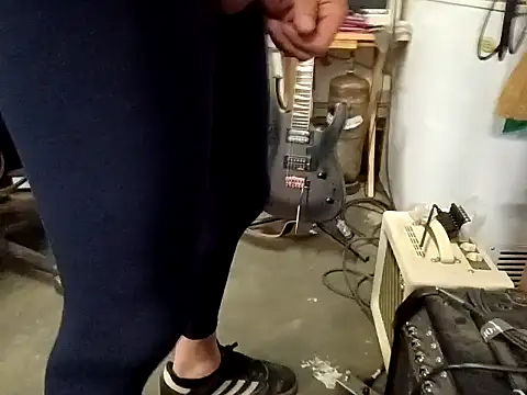 Snapshot of Danialanon chatting on November 25, 4:34 am Danialanon online show from November 25, 4:34 am