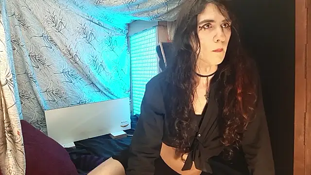 DiiVampy online show from December 14, 9:30 pm