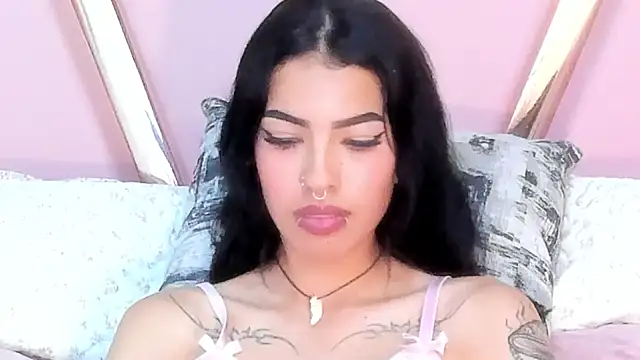 Snapshot of Eva_Benely chatting on December 27, 6:03 am Eva Benely online show from December 27, 6:03 am