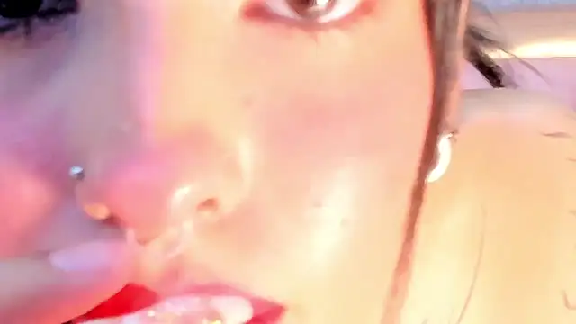 Snapshot of Eva_Benely chatting on January 12, 4:31 am Eva Benely online show from January 12, 4:31 am