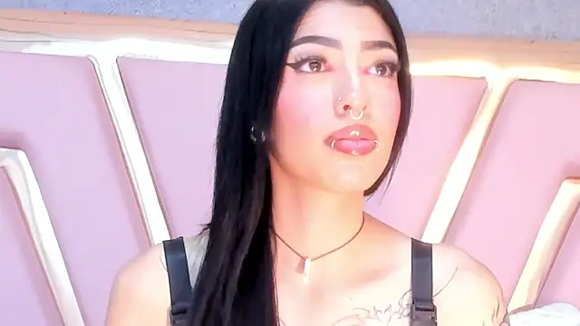 Snapshot of Eva_Benely chatting on January 15, 6:43 am Eva Benely online show from January 15, 6:43 am