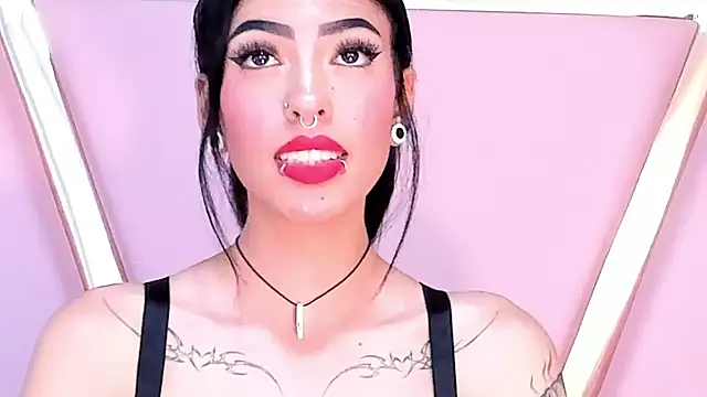 Snapshot of Eva_Benely chatting on January 17, 6:15 am Eva Benely online show from January 17, 6:15 am