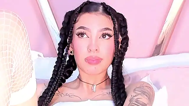 Snapshot of Eva_Benely chatting on March 11, 8:52 am Eva Benely online show from March 11, 8:52 am