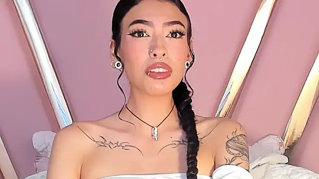 Snapshot of Eva_Benely chatting on September 10, 5:40 am Eva Benely online show from September 10, 5:40 am