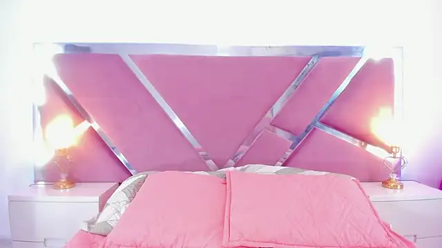 NinnaVous online show from January 15, 2:24 pm