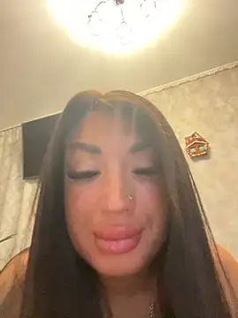 Snapshot of RuslanaXX chatting on November 10, 1:48 am RuslanaXX online show from November 10, 1:48 am