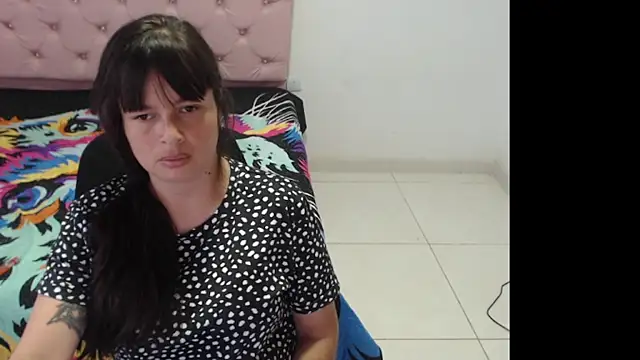 Snapshot of Aliciaheart chatting on April 23, 6:43 pm Aliciaheart online show from April 23, 6:43 pm