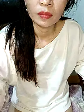 Snapshot of Blythe_69 chatting on October 31, 12:55 am Blythe 69 online show from October 31, 12:55 am