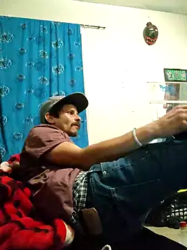 Snapshot of LongDickZee562 chatting on December 19, 8:13 am LongDickZee562 online show from December 19, 8:13 am