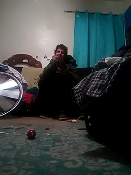 Snapshot of LongDickZee562 chatting on February 7, 4:27 am LongDickZee562 online show from February 7, 4:27 am