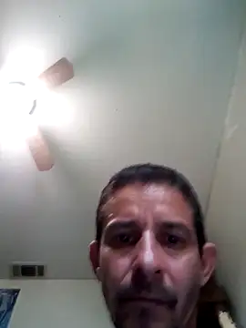 Snapshot of LongDickZee562 chatting on February 22, 11:57 pm LongDickZee562 online show from February 22, 11:57 pm