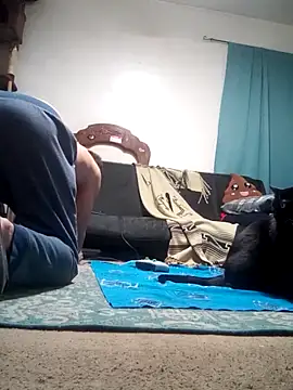 Snapshot of LongDickZee562 chatting on March 10, 9:10 am LongDickZee562 online show from March 10, 9:10 am