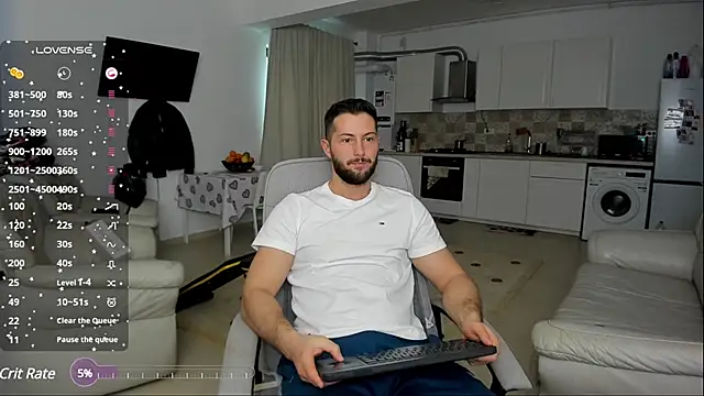 Snapshot of ZackFraser chatting on January 9, 8:13 am ZackFraser online show from January 9, 8:13 am