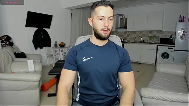 Snapshot of ZackFraser chatting on January 28, 4:50 am ZackFraser online show from January 28, 4:50 am