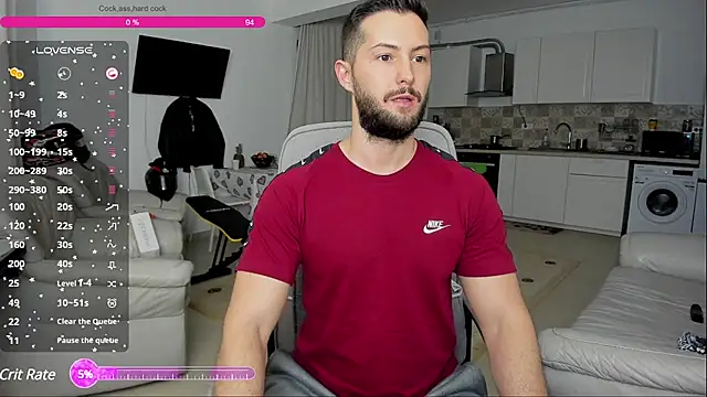 Snapshot of ZackFraser chatting on February 2, 5:10 am ZackFraser online show from February 2, 5:10 am