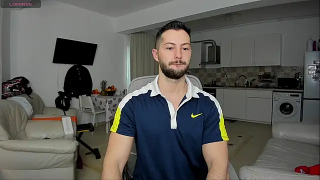 Snapshot of ZackFraser chatting on February 13, 6:09 am ZackFraser online show from February 13, 6:09 am