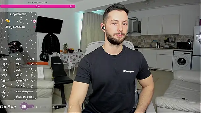 Snapshot of ZackFraser chatting on February 19, 8:01 am ZackFraser online show from February 19, 8:01 am