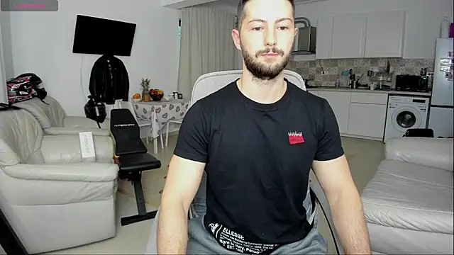 Snapshot of ZackFraser chatting on February 20, 5:12 am ZackFraser online show from February 20, 5:12 am