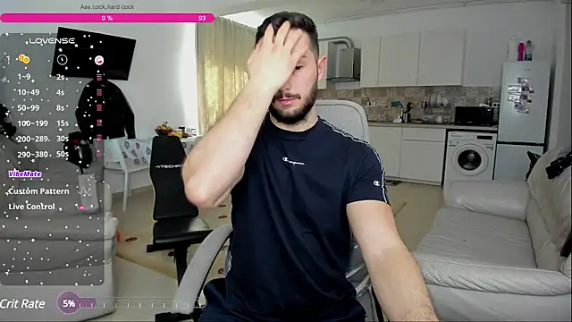 Snapshot of ZackFraser chatting on March 5, 9:49 am ZackFraser online show from March 5, 9:49 am