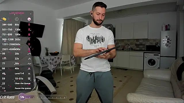 Snapshot of ZackFraser chatting on March 17, 8:29 am ZackFraser online show from March 17, 8:29 am