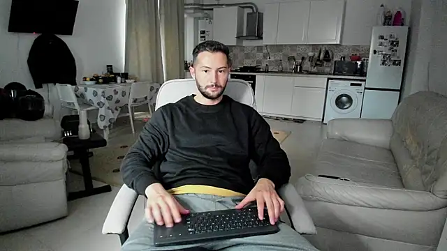 Snapshot of ZackFraser chatting on October 6, 2:03 pm ZackFraser online show from October 6, 2:03 pm