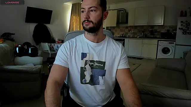 Snapshot of ZackFraser chatting on November 2, 9:44 am ZackFraser online show from November 2, 9:44 am