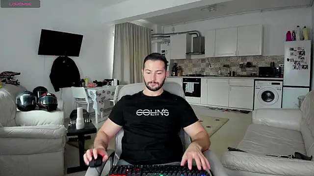 Snapshot of ZackFraser chatting on November 4, 9:19 am ZackFraser online show from November 4, 9:19 am