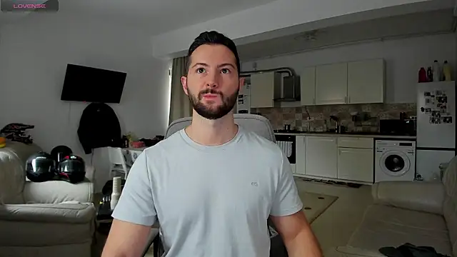 Snapshot of ZackFraser chatting on November 5, 9:53 am ZackFraser online show from November 5, 9:53 am