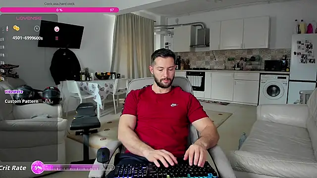 Snapshot of ZackFraser chatting on November 17, 7:14 am ZackFraser online show from November 17, 7:14 am