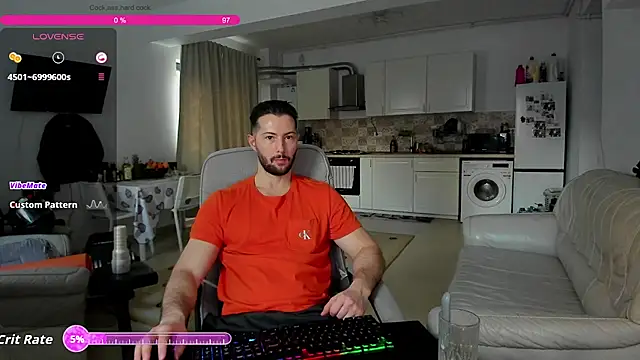 Snapshot of ZackFraser chatting on December 4, 10:24 am ZackFraser online show from December 4, 10:24 am