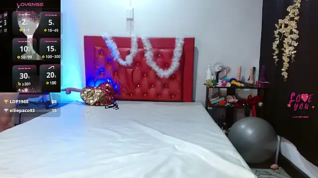 Snapshot of cleopatraa chatting on January 11, 12:33 am cleopatraa online show from January 11, 12:33 am