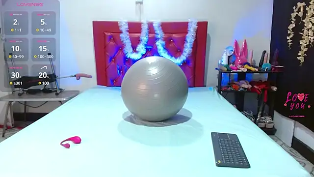 Snapshot of cleopatraa chatting on January 12, 2:41 pm cleopatraa online show from January 12, 2:41 pm