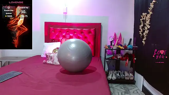 Snapshot of cleopatraa chatting on January 24, 7:18 pm cleopatraa online show from January 24, 7:18 pm