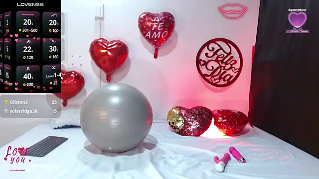 Snapshot of cleopatraa chatting on February 14, 11:53 pm cleopatraa online show from February 14, 11:53 pm