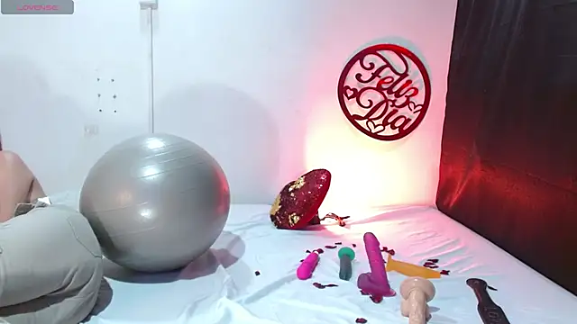 Snapshot of cleopatraa chatting on February 15, 12:22 pm cleopatraa online show from February 15, 12:22 pm