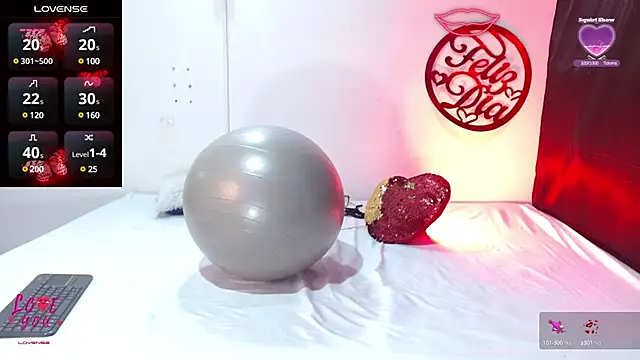 Snapshot of cleopatraa chatting on February 21, 10:59 pm cleopatraa online show from February 21, 10:59 pm