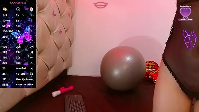 Snapshot of cleopatraa chatting on September 12, 6:19 pm cleopatraa online show from September 12, 6:19 pm