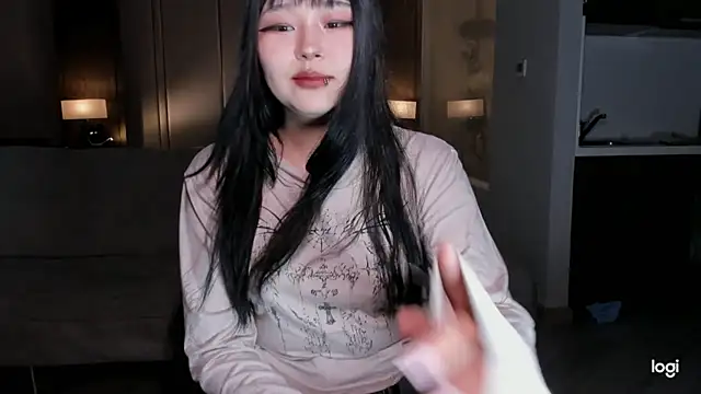 Snapshot of hee_young11 chatting on March 15, 1:29 pm hee young11 online show from March 15, 1:29 pm