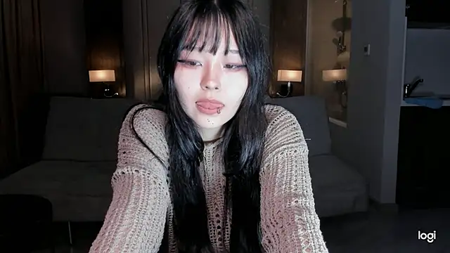 Snapshot of hee_young11 chatting on March 17, 12:57 pm hee young11 online show from March 17, 12:57 pm