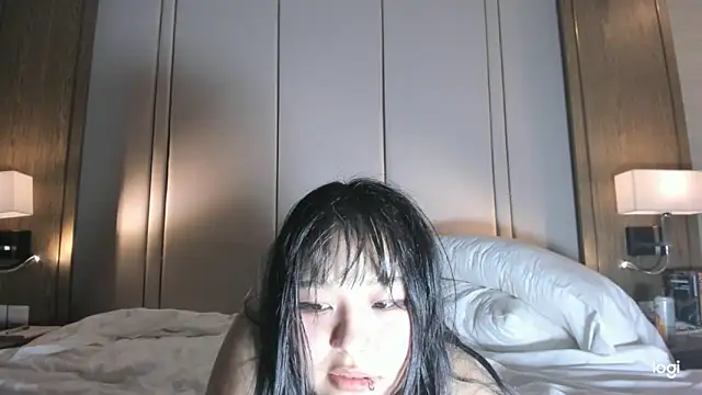 Snapshot of hee_young11 chatting on March 20, 8:19 pm hee young11 online show from March 20, 8:19 pm