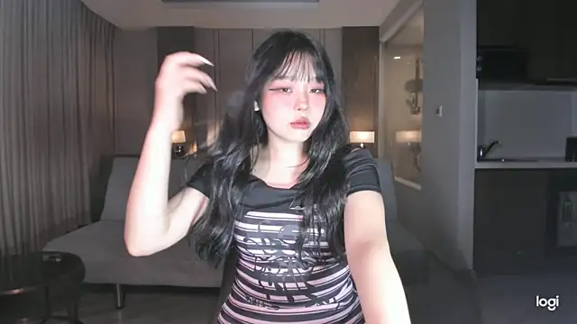 Snapshot of hee_young11 chatting on March 21, 1:34 pm hee young11 online show from March 21, 1:34 pm