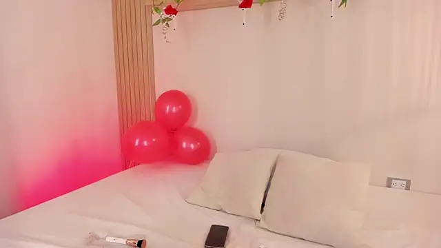 Snapshot of Kleverly_Manson1 chatting on February 14, 8:37 pm Kleverly Manson1 online show from February 14, 8:37 pm