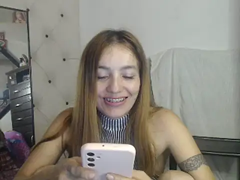 Snapshot of valerivegass chatting on February 2, 7:14 pm valerivegass online show from February 2, 7:14 pm