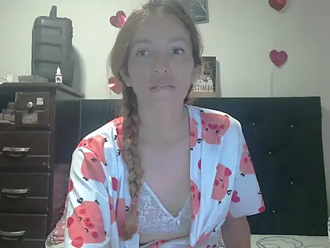 Snapshot of valerivegass chatting on October 15, 2:39 pm valerivegass online show from October 15, 2:39 pm