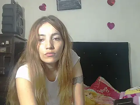 Snapshot of valerivegass chatting on October 17, 8:33 pm valerivegass online show from October 17, 8:33 pm