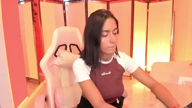 your khloe online show from November 18, 3:49 pm