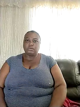 MATUREBUSSTY online show from March 17, 1:50 pm