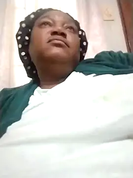 MATUREBUSSTY online show from September 28, 7:52 pm